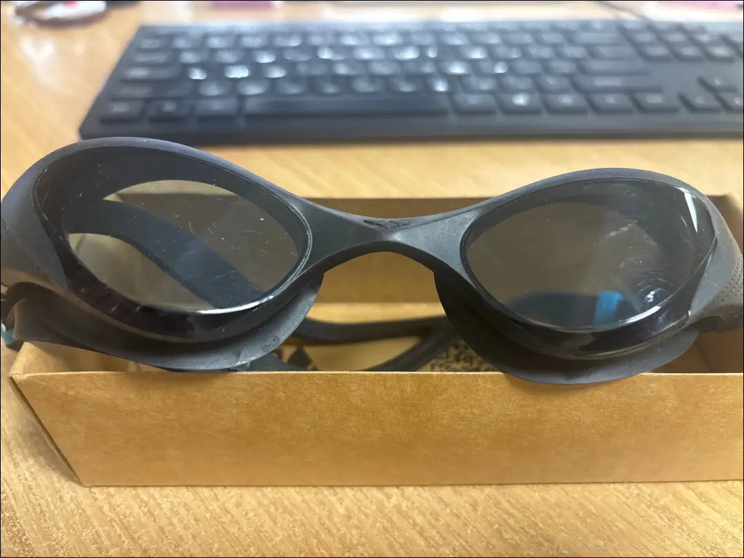 Plaukimo akiniai ’ARENA’ SP235 - €5 Save 65% __label:Pristatymas 1-2 d.d., pazeistas, pazeisti, under-25 Iki €25 | Namų