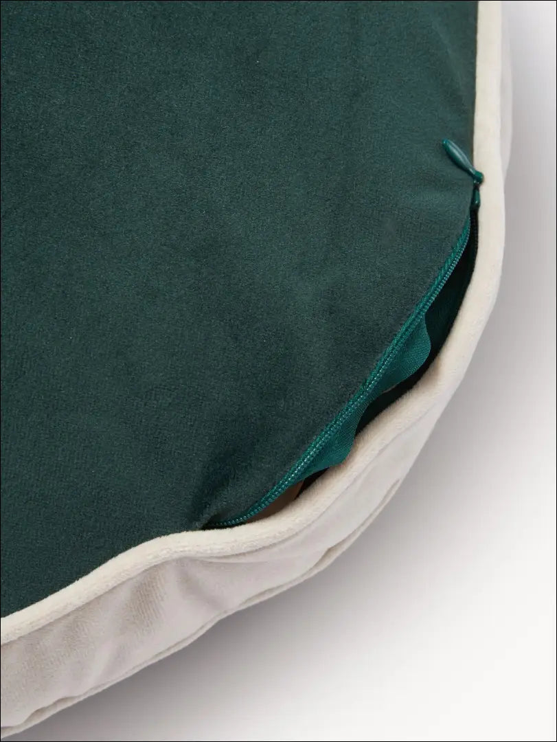 Aksominė pagalvėlė DI4248 - €12 Save 60% __label:Pristatymas 1-2 d.d., color-kremas, color-zalia, interjeras,