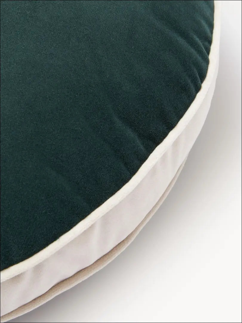 Aksominė pagalvėlė DI4248 - €12 Save 60% __label:Pristatymas 1-2 d.d., color-kremas, color-zalia, interjeras,