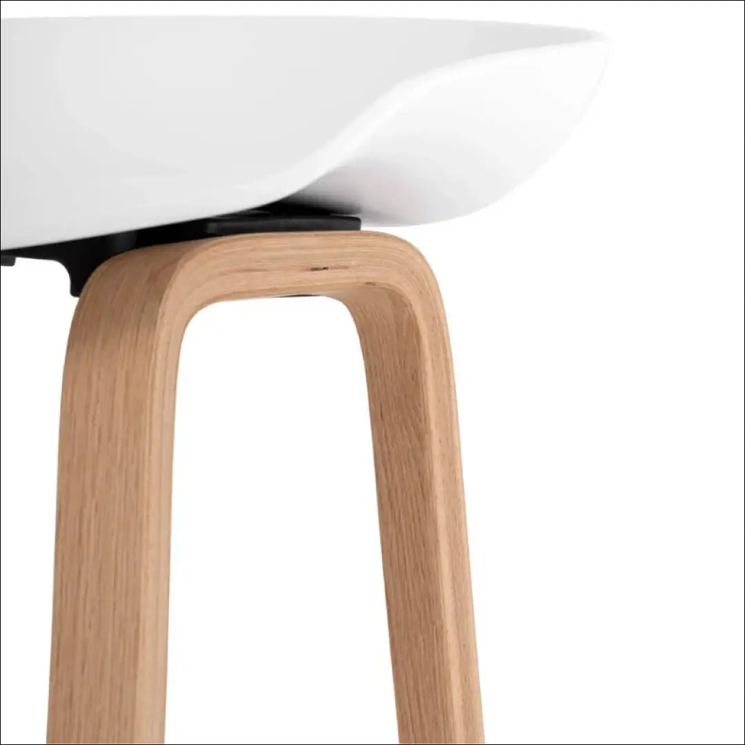 Baro kėdė VI1115 - €65 Save 50% 50-100, __label:Pristatymas 1-2 d.d., baro-kedes, color-balta, material-plastikas €50