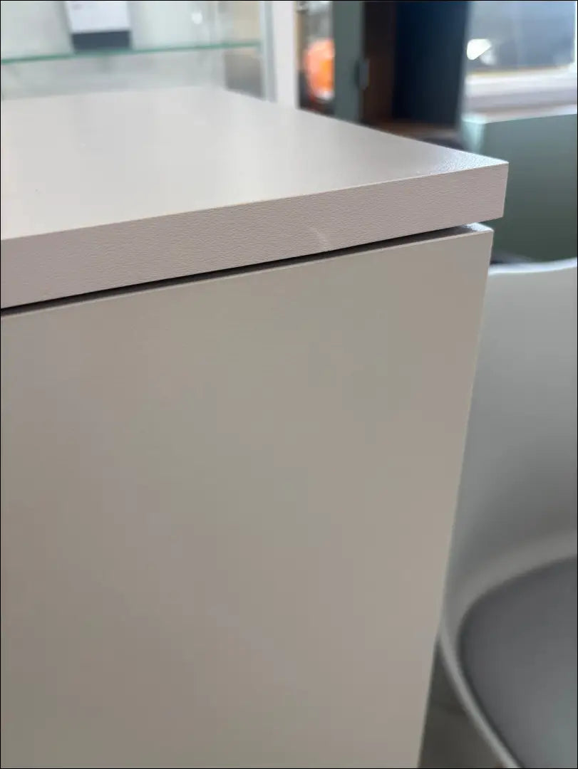 Batų spintelė KI906 - €50 Save 70% 50-100, __label:Pristatymas 1-2 d.d., color-smelio, material-mediena, pazeistas