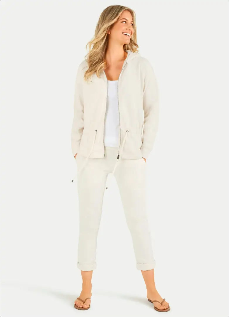 Bliuzonas “Juvia” DI7631 - €66 Save 65% 50-100, __label:Pristatymas 1-2 d.d., color-kremas, drabuziai,