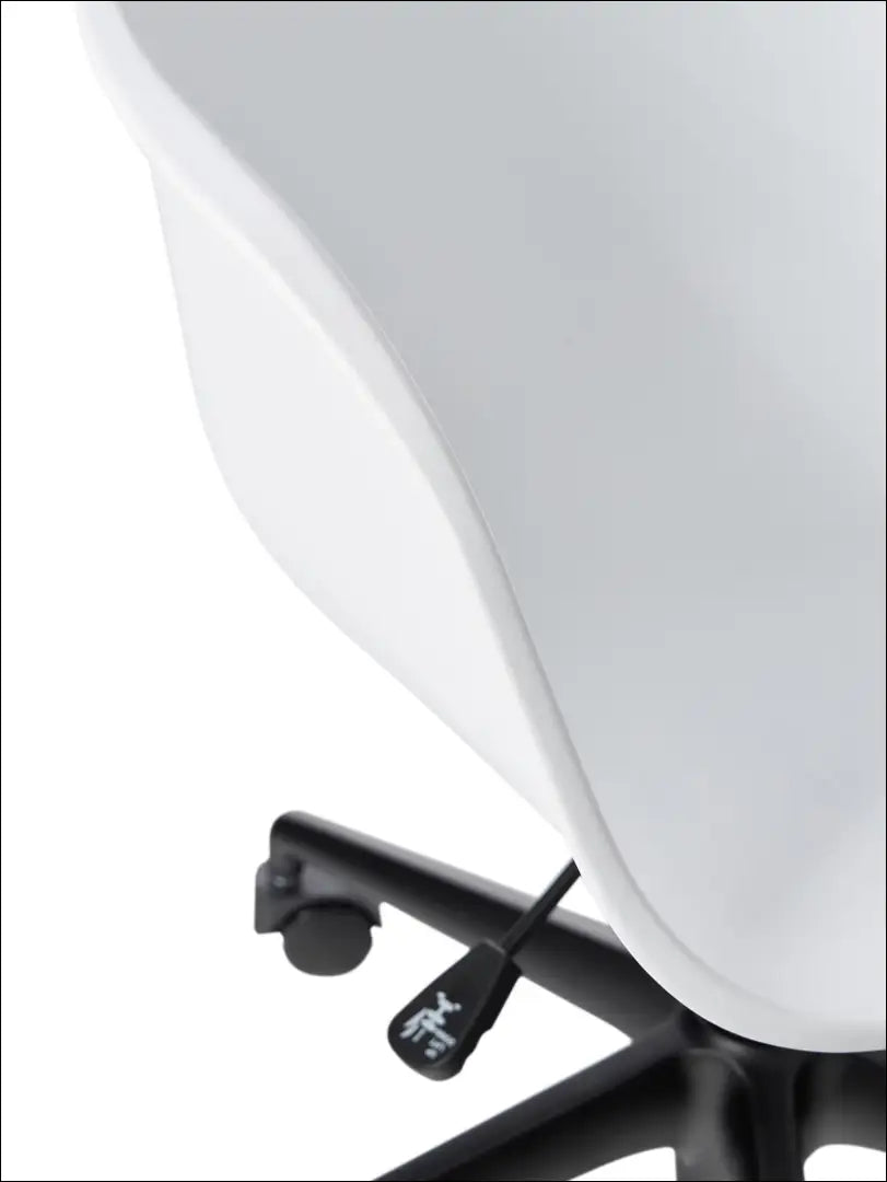 Darbo kėdė BI151 - €85 Save 50% 50-100, __label:Pristatymas 1-2 d.d., biuro-baldai, biuro-kedes, color-balta €50