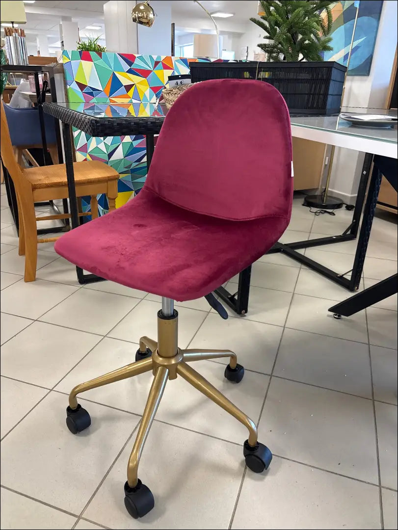 Darbo kėdė BI261 - €39 Save 50% 25-50, __label:Pristatymas 1-2 d.d., biuro-baldai, biuro-kedes, color-rozine €25 to €50