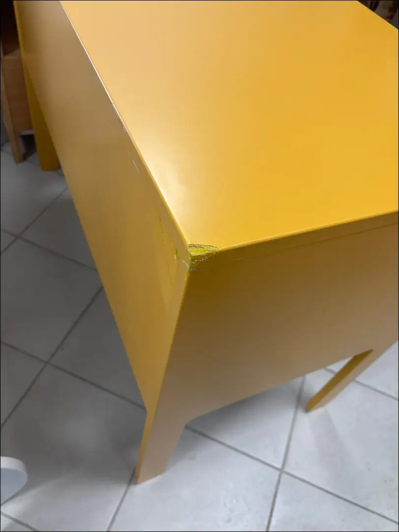 Darbo stalas BI280 - €30 25-50, __label:Pristatymas 1-2 d.d., color-geltona, material-mediena, pazeistas €25 to €50
