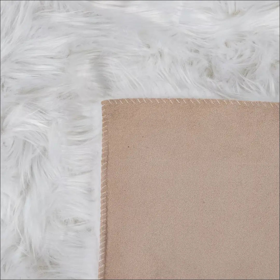 Ilgaplaukis kilimėlis RU1232 - €25 Save 50% 25-50, __label:Pristatymas 1-2 d.d., color-balta, ilgaplaukiai, kilimai 50