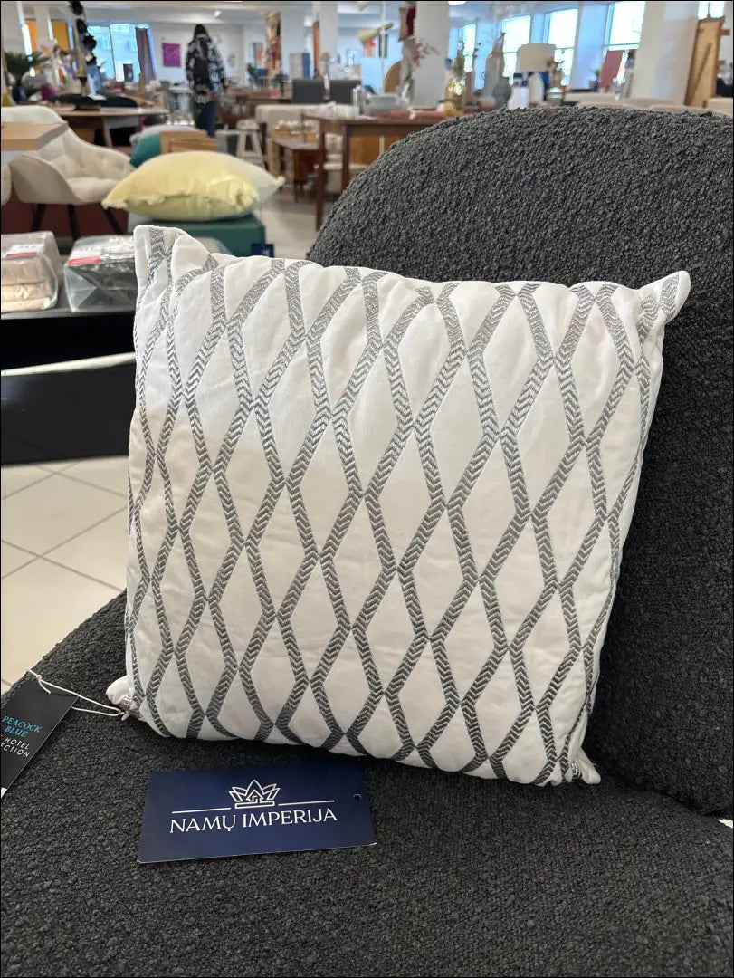 Dekoratyvinė aksominė pagalvėlė DI10813 - €11 Save 50% __label:Pristatymas 1-2 d.d., color-balta, color-sidabrine,