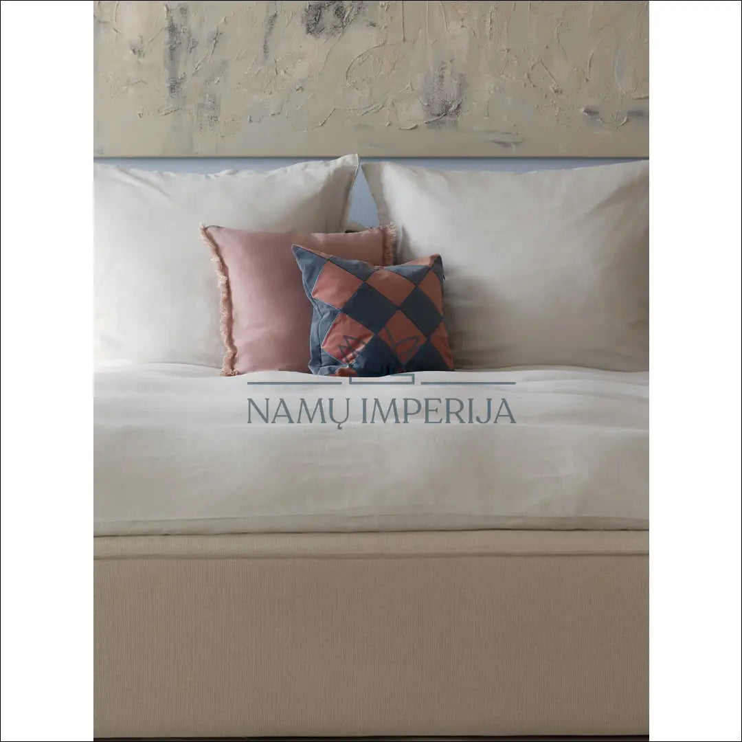 Dekoratyvinė aksominė pagalvėlė DI4275 - €10 Save 60% __label:Pristatymas 1-2 d.d., color-melyna, color-raudona,