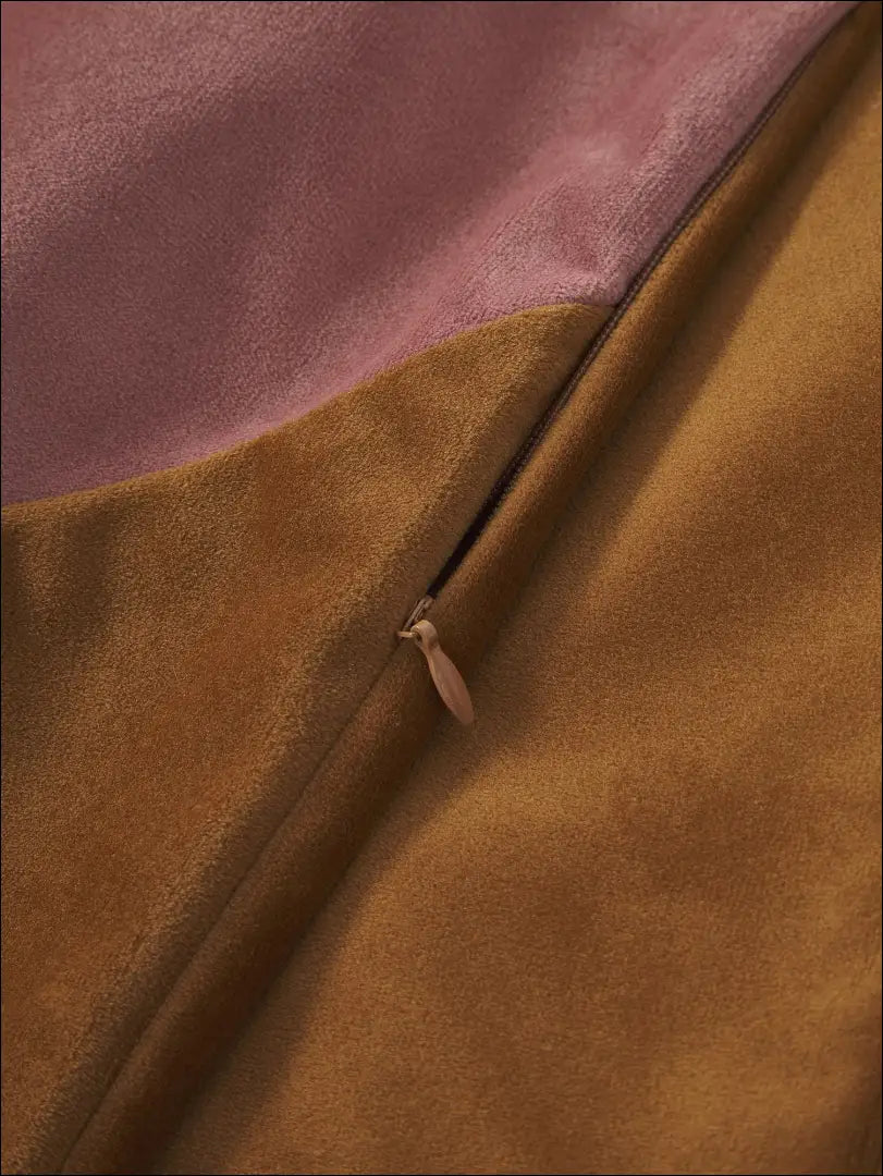 Dekoratyvinė aksominė pagalvėlė DI4327 - €11 Save 55% __label:Pristatymas 1-2 d.d., color-rozine, color-ruda,