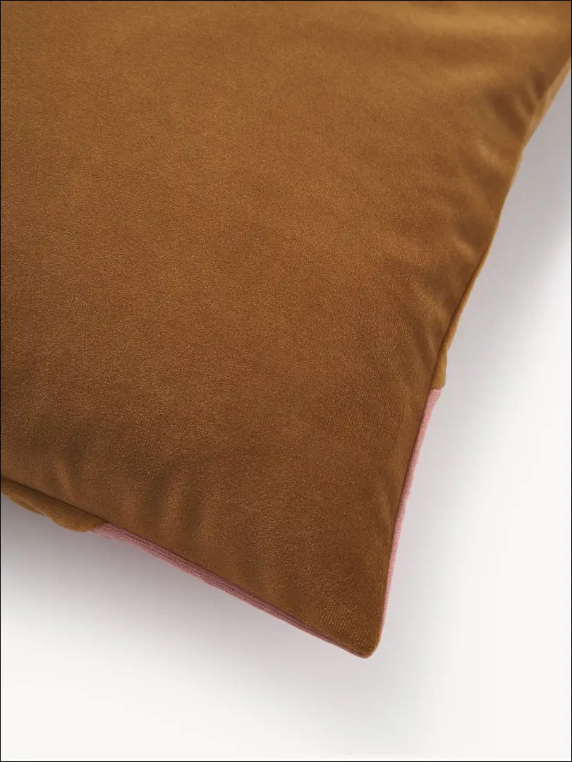 Dekoratyvinė aksominė pagalvėlė DI4327 - €11 Save 55% __label:Pristatymas 1-2 d.d., color-rozine, color-ruda,