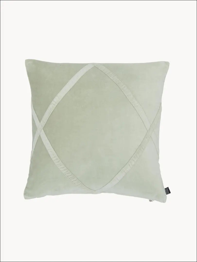 Dekoratyvinė aksominė pagalvėlė DI4430 - €11 Save 55% __label:Pristatymas 1-2 d.d., color-zalia, interjeras,