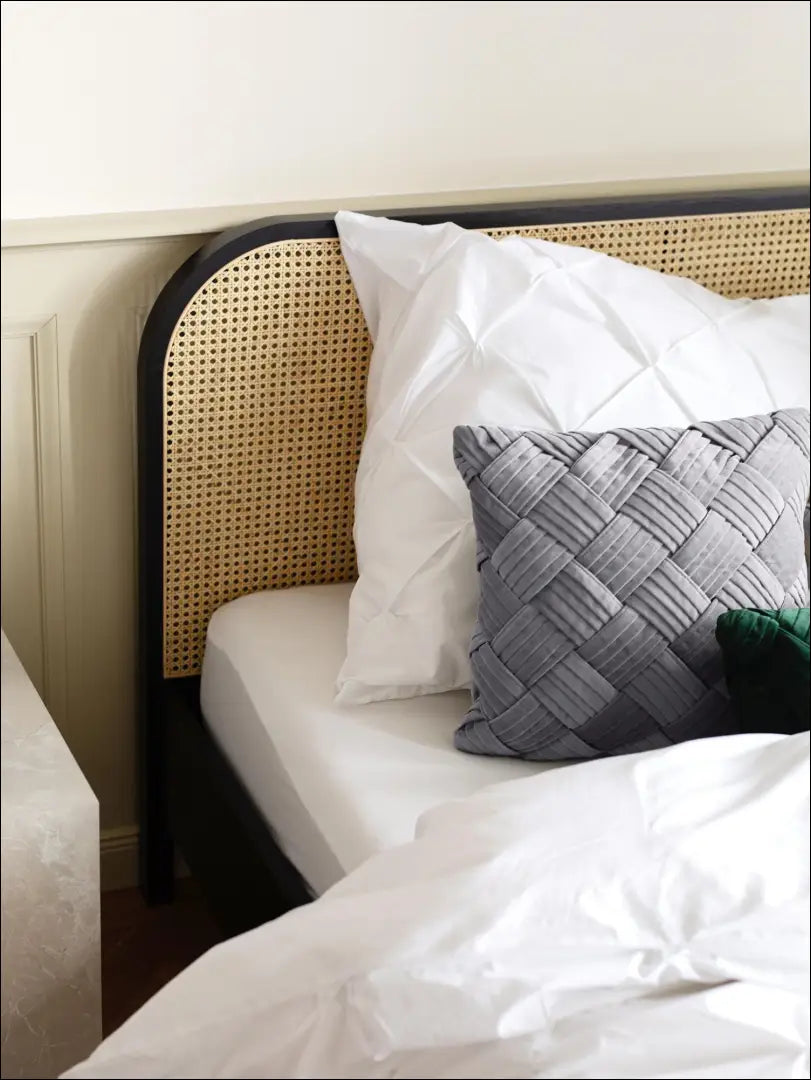 Dekoratyvinė aksominė pagalvėlė DI4471 - €18 Save 55% __label:Pristatymas 1-2 d.d., color-pilka, interjeras,