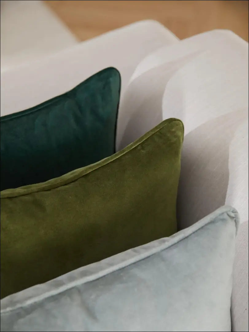 Dekoratyvinė aksominė pagalvėlė DI7438 - €12 Save 50% __label:Pristatymas 1-2 d.d., color-melyna, interjeras,