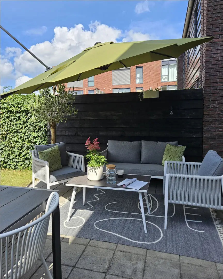 Dekoratyvinė aksominė pagalvėlė DI9163 - €18 Save 55% __label:Pristatymas 1-2 d.d., color-zalia, interjeras,