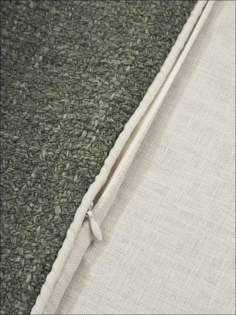 Dekoratyvinė bouclé pagalvėlė DI7419 - €12 Save 55% __label:Pristatymas 1-2 d.d., color-kremas, color-zalia,