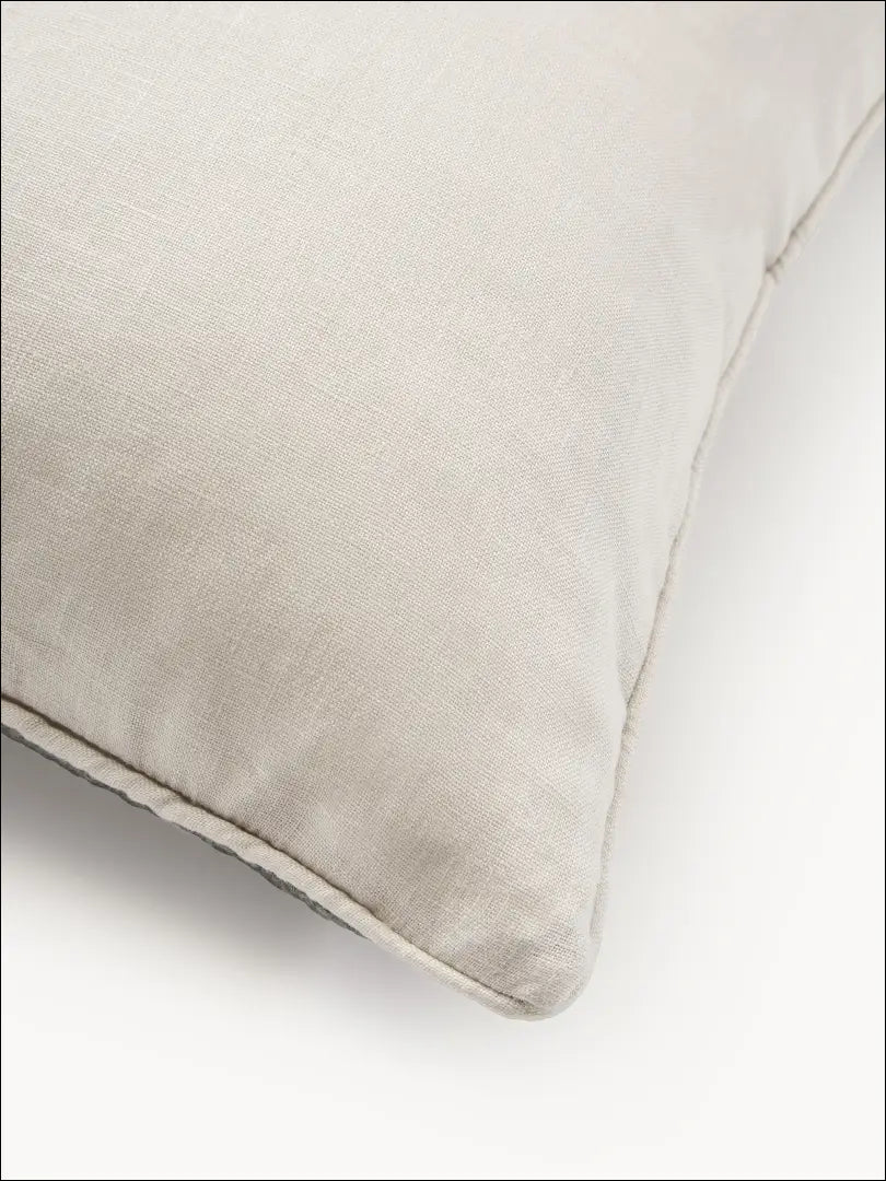 Dekoratyvinė bouclé pagalvėlė DI7419 - €12 Save 55% __label:Pristatymas 1-2 d.d., color-kremas, color-zalia,