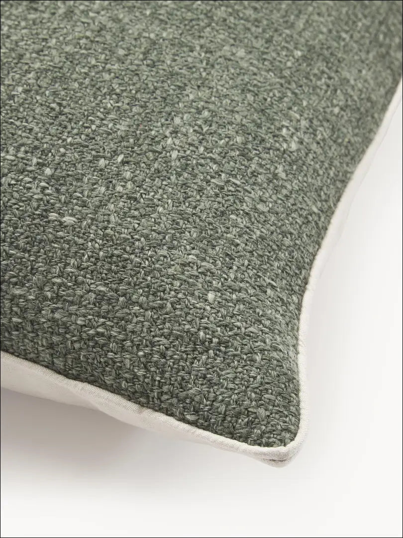 Dekoratyvinė bouclé pagalvėlė DI7419 - €12 Save 55% __label:Pristatymas 1-2 d.d., color-kremas, color-zalia,