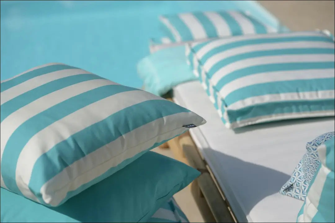 Dekoratyvinė lauko pagalvėlė DI10609 - €13 Save 50% __label:Pristatymas 1-2 d.d., color-balta, color-turkis,