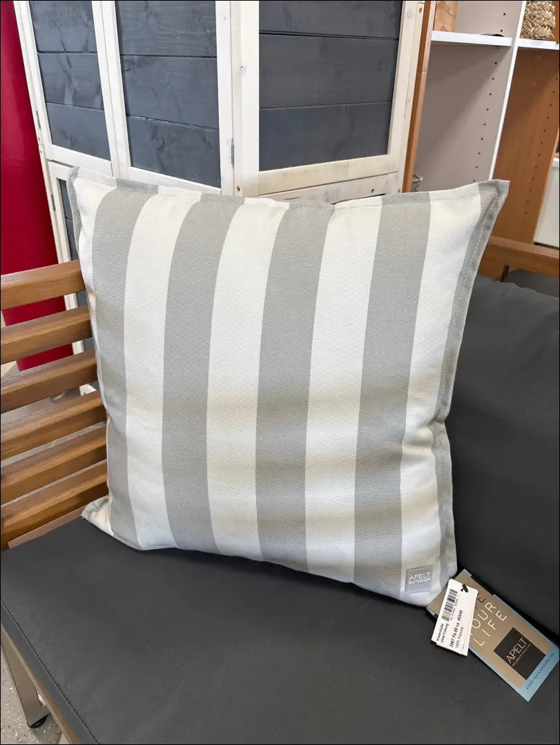 Dekoratyvinė lauko pagalvėlė DI9664 - €12 Save 60% __label:Pristatymas 1-2 d.d., color-pilka, interjeras, baldai,