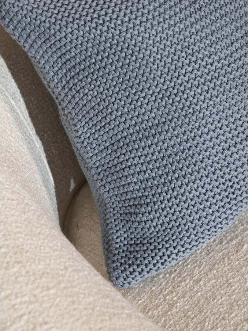 Dekoratyvinė megzta pagalvėlė DI4282 - €15 Save 50% __label:Pristatymas 1-2 d.d., color-melyna, interjeras,