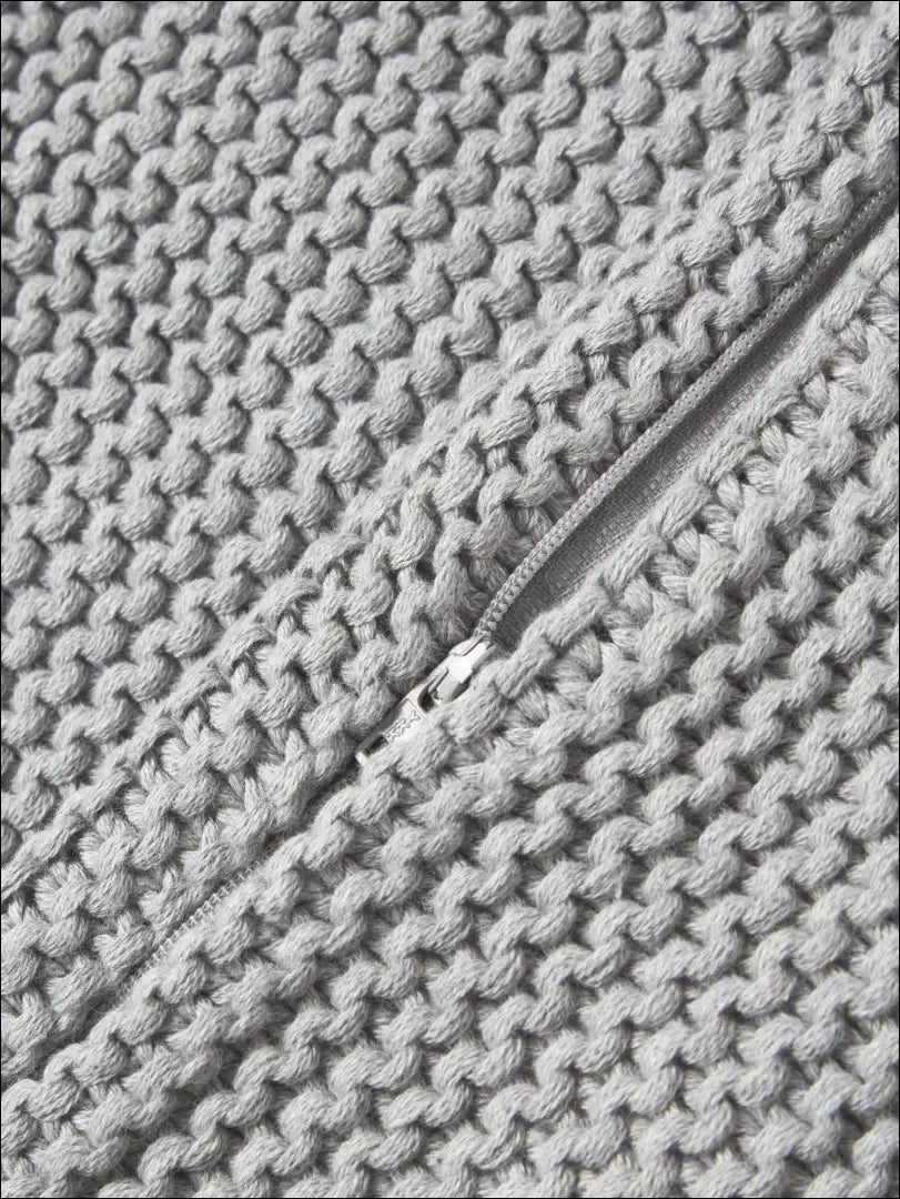 Dekoratyvinė megzta pagalvėlė DI4470 - €12 Save 55% __label:Pristatymas 1-2 d.d., color-pilka, interjeras,