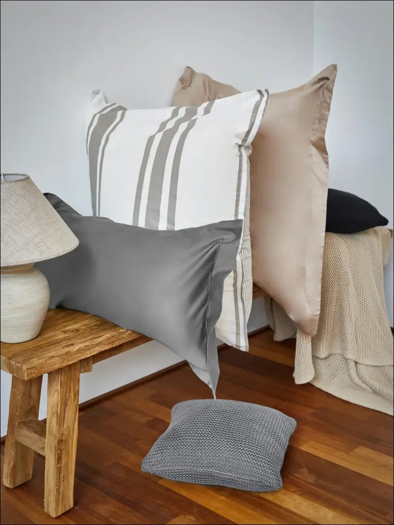 Dekoratyvinė megzta pagalvėlė DI7445 - €13 Save 50% __label:Pristatymas 1-2 d.d., color-pilka, interjeras,