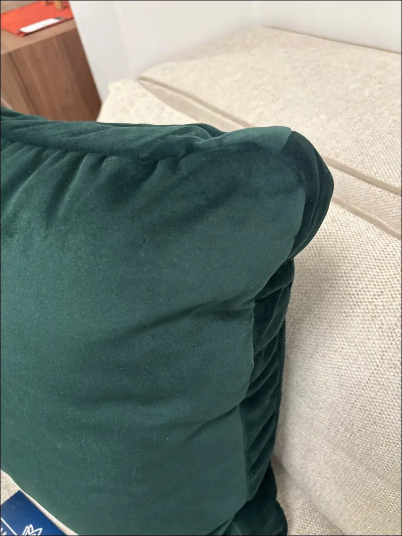 Dekoratyvinė pagalvė DI10404 - €24 Save 50% __label:Pristatymas 1-2 d.d., color-zalia, interjeras, material-aksomas,