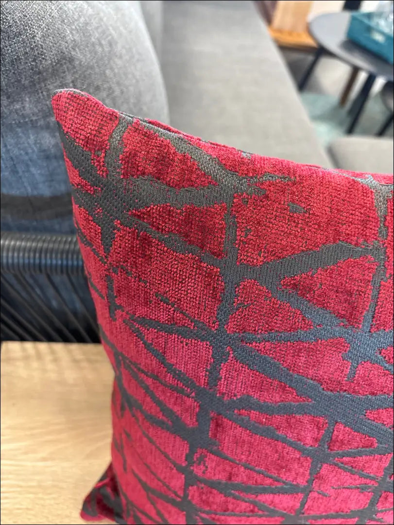 Dekoratyvinė pagalvėlė DI10066 - €12 Save 50% __label:Pristatymas 1-2 d.d., color-pilka, color-raudona, interjeras,