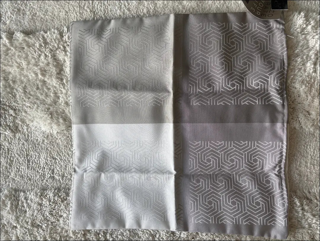 Dekoratyvinė pagalvėlė DI11602 - €18 Save 55% __label:Pristatymas 1-2 d.d., color-sidabrine, interjeras,