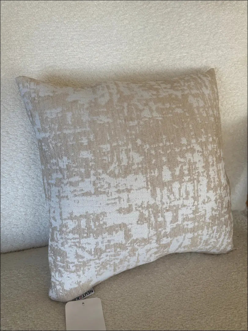 Dekoratyvinė pagalvėlė DI11642 - €12 Save 50% __label:Pristatymas 1-2 d.d., color-balta, color-smelio, interjeras,