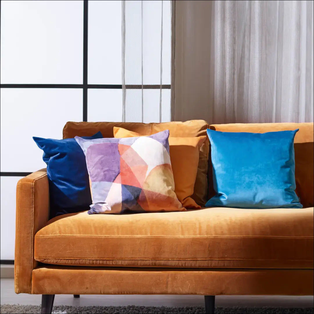 Dekoratyvinė pagalvėlė DI12060 - €13 Save 50% __label:Pristatymas 1-2 d.d., color-rozine, interjeras, material-aksomas,