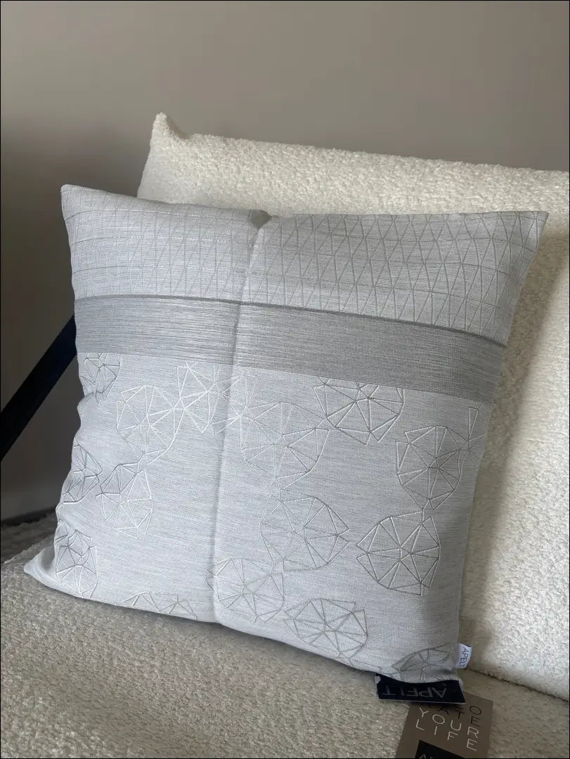 Dekoratyvinė pagalvėlė DI12210 - €19 Save 50% __label:Pristatymas 1-2 d.d., color-sidabrine, interjeras,