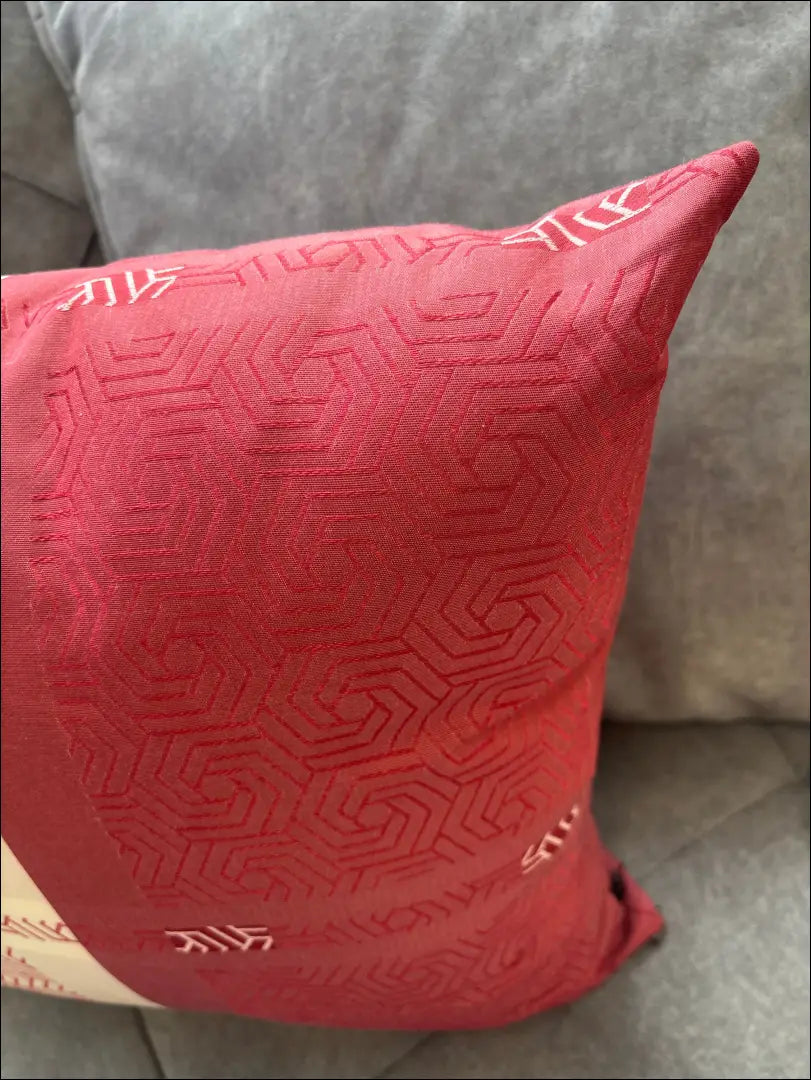 Dekoratyvinė pagalvėlė DI12246 - €21 Save 50% __label:Pristatymas 1-2 d.d., color-kremas, color-raudona, interjeras,