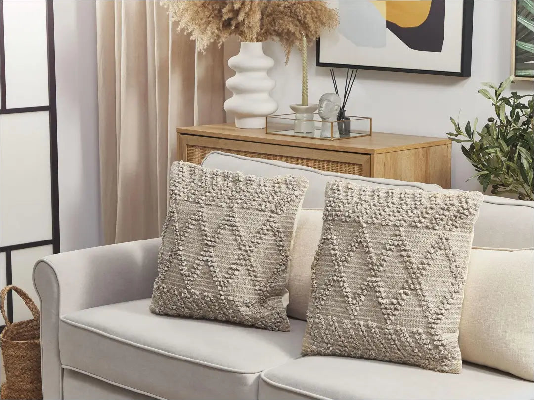 Dekoratyvinė pagalvėlė DI12284 - €13 Save 50% __label:Pristatymas 1-2 d.d., color-smelio, interjeras,