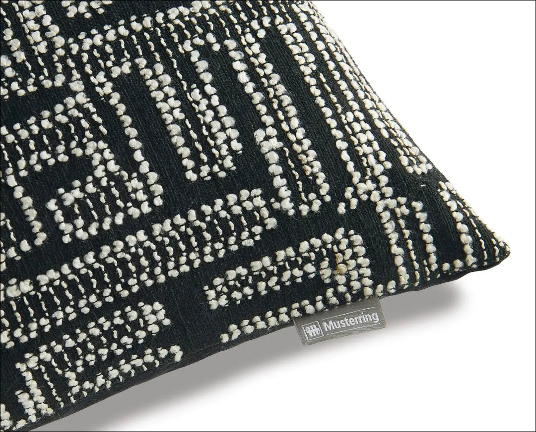 Dekoratyvinė pagalvėlė DI12328 - €22 Save 50% __label:Pristatymas 1-2 d.d., color-juoda, interjeras, material-akrilas,
