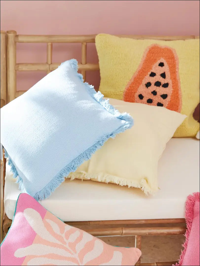 Dekoratyvinė pagalvėlė DI2340 - €22 Save 50% __label:Pristatymas 1-2 d.d., color-geltona, interjeras, material-linas,