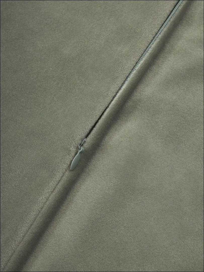 Dekoratyvinė pagalvėlė DI4300 - €12 Save 55% __label:Pristatymas 1-2 d.d., color-zalia, interjeras, material-aksomas,