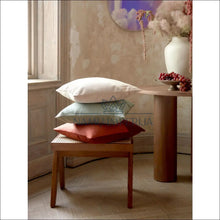 Įkelti vaizdą į galerijos rodinį, Dekoratyvinė pagalvėlė DI4300 - €12 Save 55% color-zalia, interjeras, material-aksomas, material-linas,
