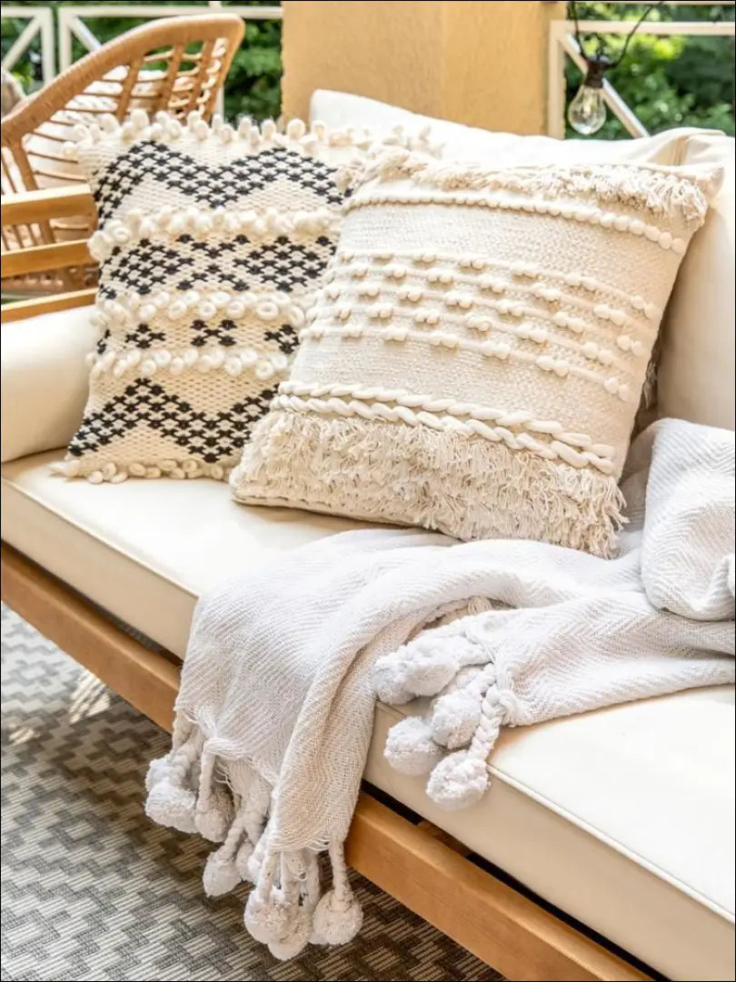 Dekoratyvinė pagalvėlė DI4323 - €20 Save 50% __label:Pristatymas 1-2 d.d., color-balta, color-kremas, interjeras,