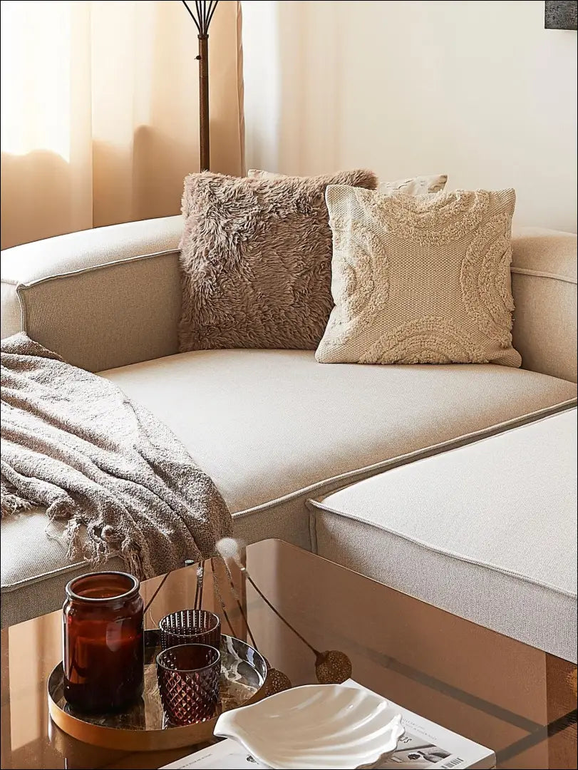 Dekoratyvinė pagalvėlė DI4439 - €16 Save 55% __label:Pristatymas 1-2 d.d., color-smelio, interjeras, pagalveles,