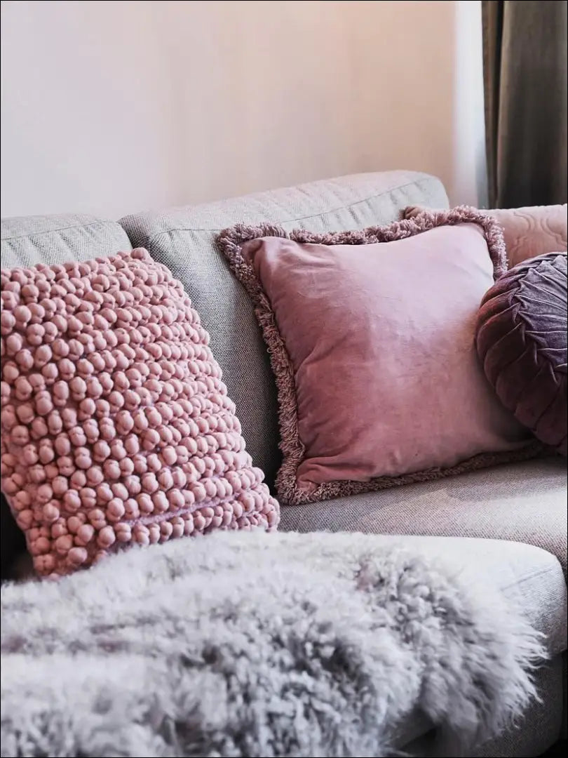 Dekoratyvinė pagalvėlė DI5446 - €18 Save 55% __label:Pristatymas 1-2 d.d., color-rozine, interjeras, material-medvilne,