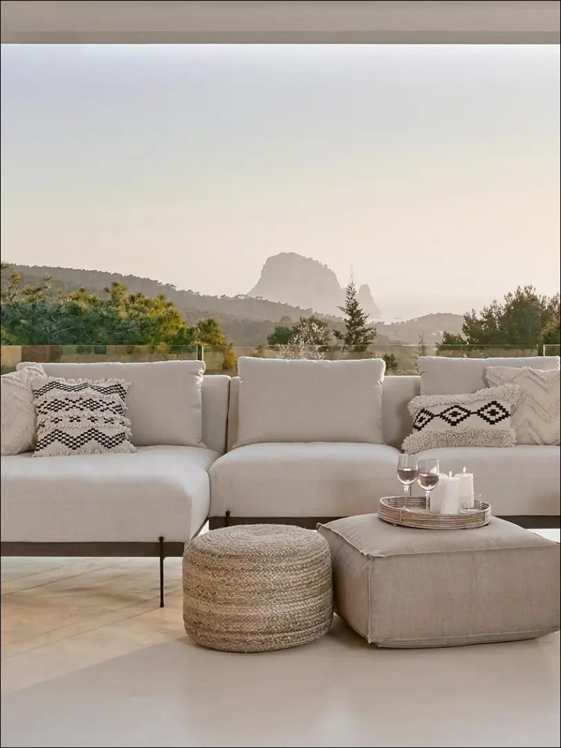 Dekoratyvinė pagalvėlė DI6062 - €16 Save 55% __label:Pristatymas 1-2 d.d., color-juoda, color-kremas, interjeras,