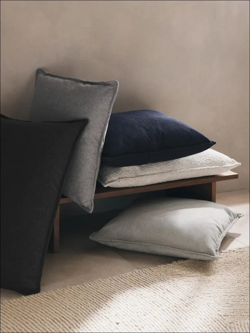 Dekoratyvinė pagalvėlė DI6656 - €21 Save 55% __label:Pristatymas 1-2 d.d., color-pilka, interjeras,