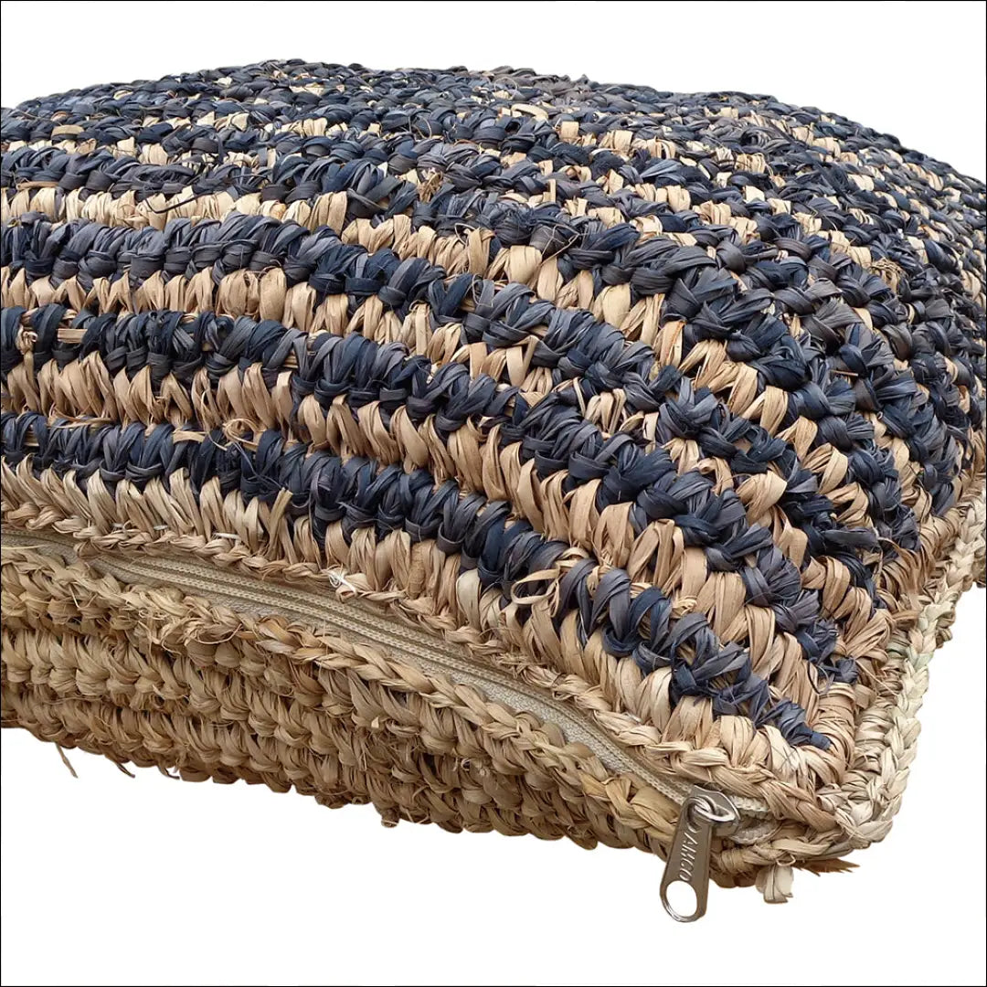 Dekoratyvinė pagalvėlė DI7147 - €56 Save 55% 50-100, __label:Pristatymas 1-2 d.d., color-pilka, color-smelio,