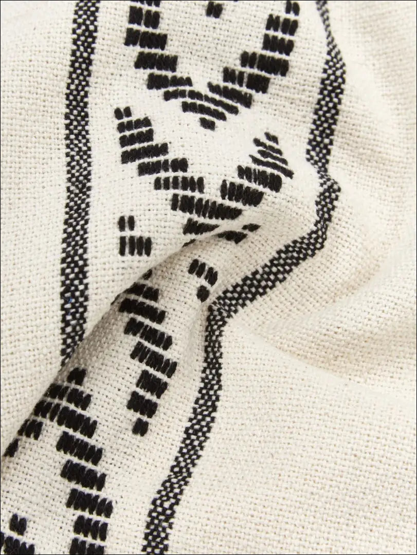 Dekoratyvinė pagalvėlė DI7174 - €10 Save 60% __label:Pristatymas 1-2 d.d., color-juoda, color-smelio, interjeras,