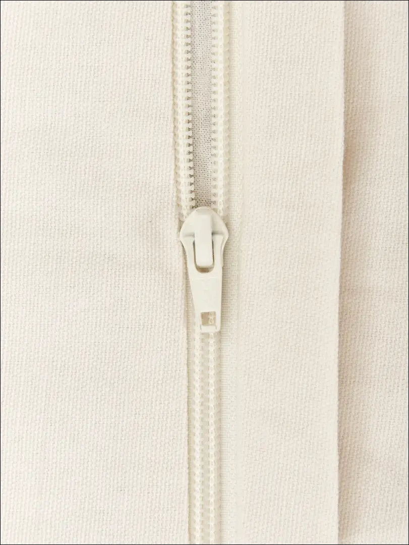 Dekoratyvinė pagalvėlė DI7174 - €10 Save 60% __label:Pristatymas 1-2 d.d., color-juoda, color-smelio, interjeras,