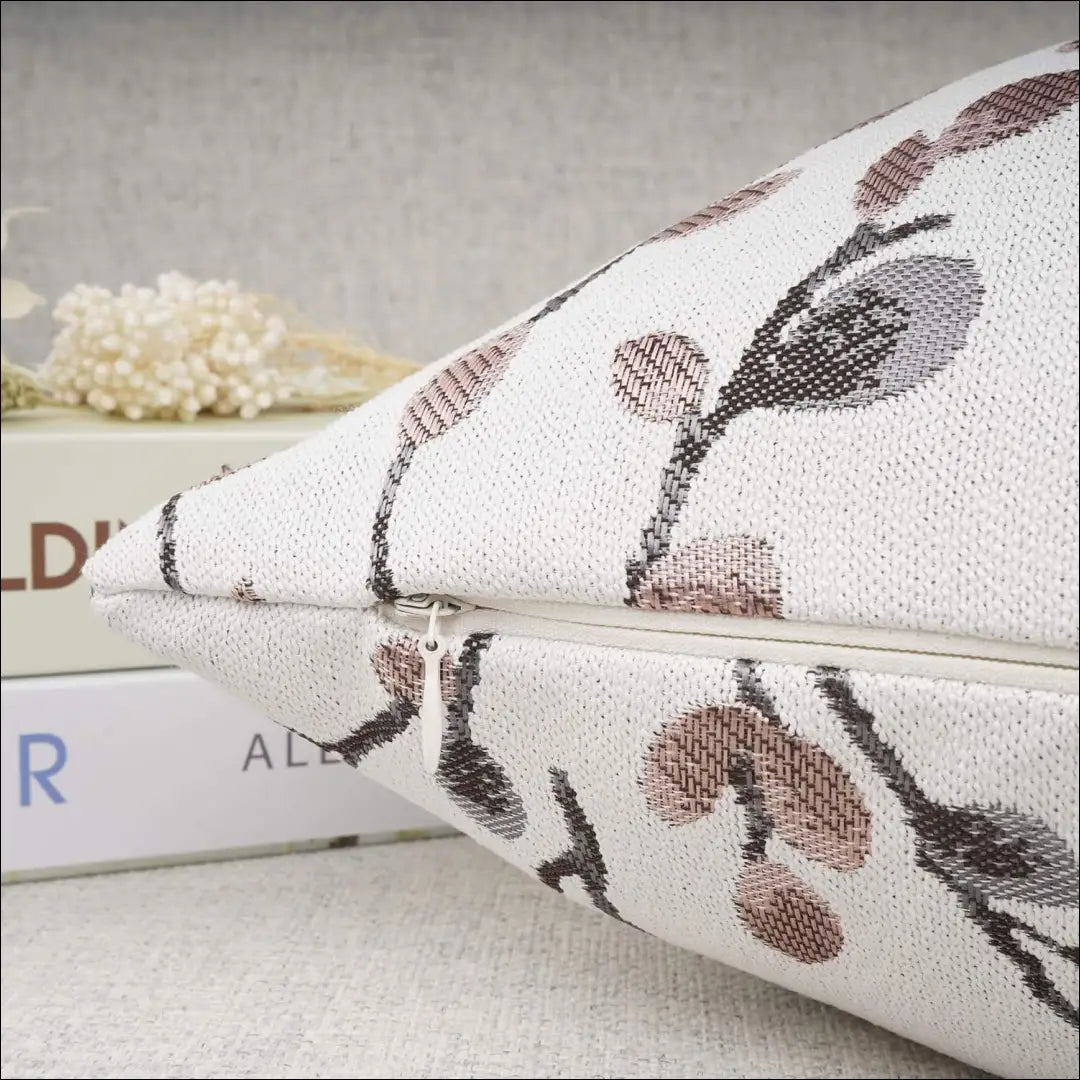 Dekoratyvinė pagalvėlė DI7348 - €8 Save 55% __label:Pristatymas 1-2 d.d., color-balta, color-pilka, color-ruda,