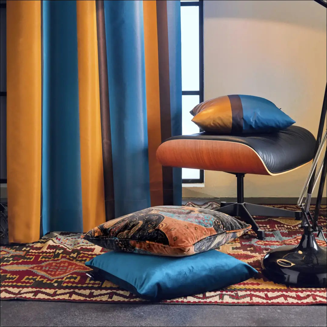 Dekoratyvinė pagalvėlė DI9031 - €13 Save 55% __label:Pristatymas 1-2 d.d., color-geltona, color-juoda, color-melyna,