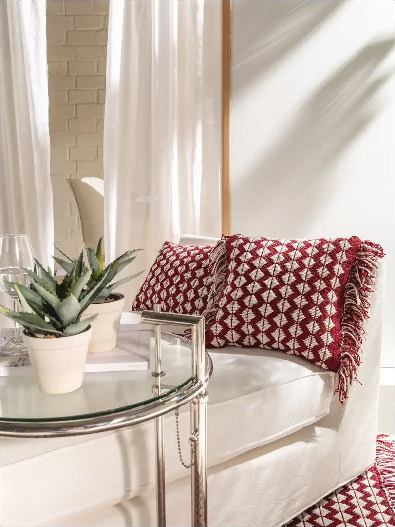 Dekoratyvinė pagalvėlė DI9142 - €23 Save 50% __label:Pristatymas 1-2 d.d., color-balta, color-raudona, interjeras,