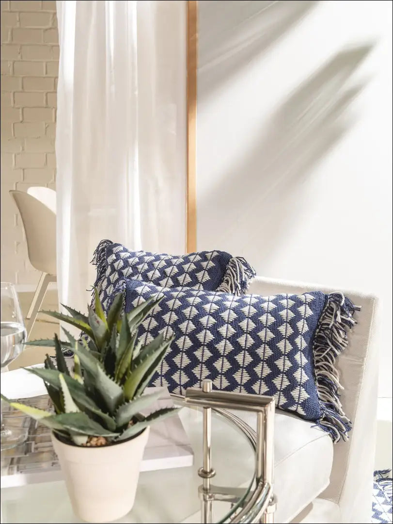 Dekoratyvinė pagalvėlė DI9144 - €23 Save 50% __label:Pristatymas 1-2 d.d., color-balta, color-melyna, interjeras,